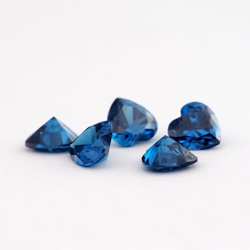 Size 3x3-10x10mm 5A Heart Cut Blue CZ Stone Loose Cubic Zirconia Synthetic Gemstone for Jewelry
