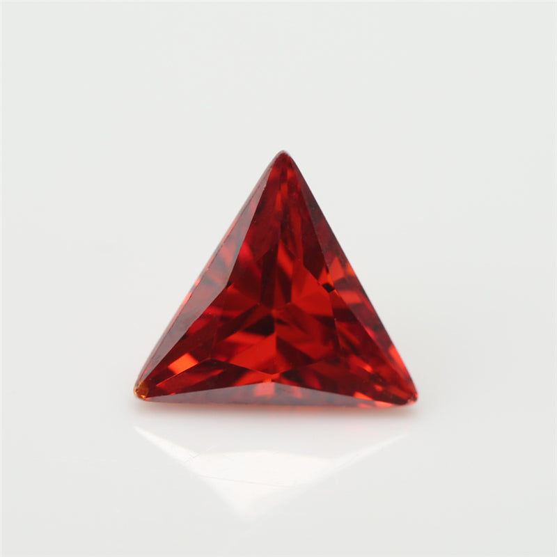 50pcs 3x3~10x10mm 5A Triangle Cut Cut Garnet Color CZ Stone Loose Cubic Zirconia Synthetic Gemstone for Jewelry