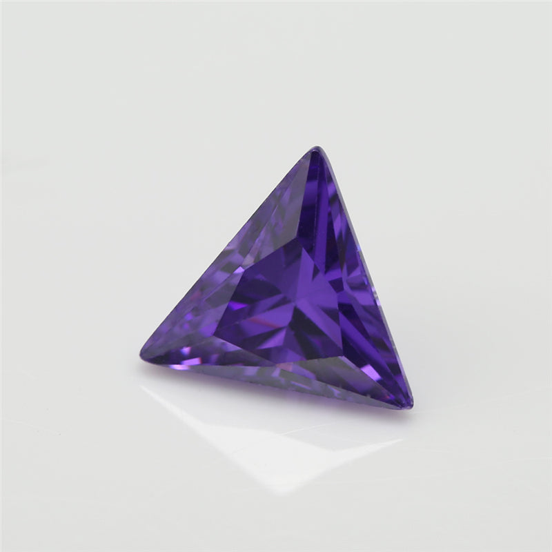 50pcs 3x3~10x10mm 5A Triangle Cut Cut Violet CZ Stone Loose Cubic Zirconia Synthetic Gemstone for Jewelry