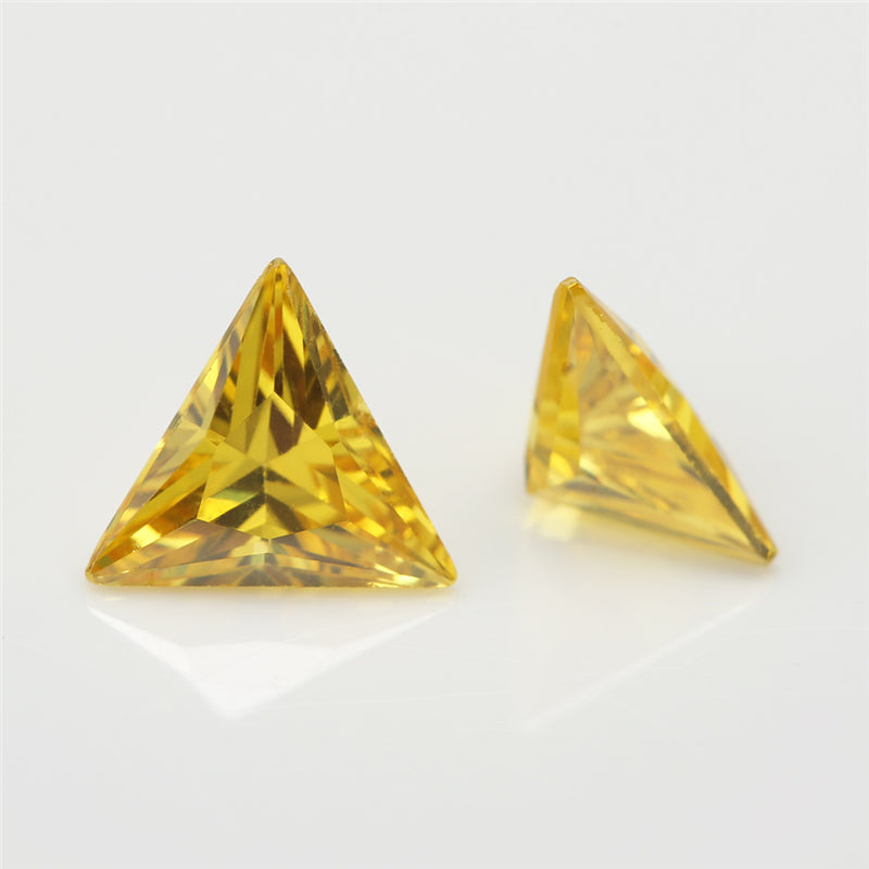 50pcs 3x3~10x10mm 5A Triangle Cut Cut Golden Yellow CZ Stone Loose Cubic Zirconia Synthetic Gemstone for Jewelry