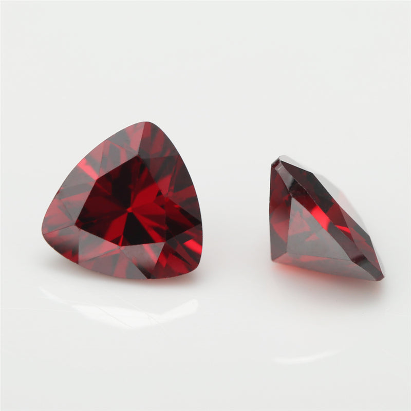 50pcs 3x3~10x10mm 5A Trillion Cut Cut Garnet Color CZ Stone Loose Cubic Zirconia Synthetic Gemstone for Jewelry