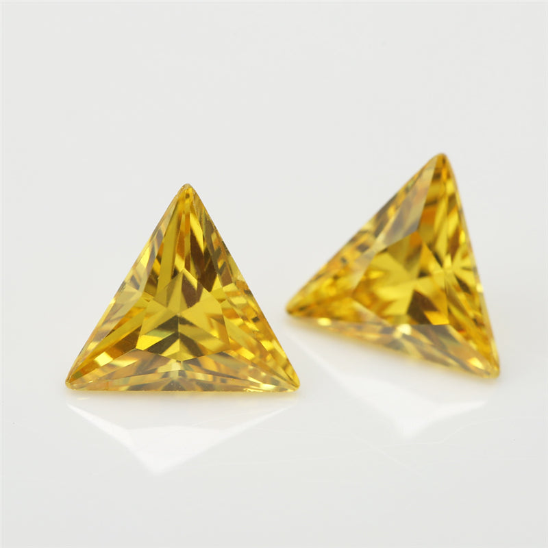 50pcs 3x3~10x10mm 5A Triangle Cut Cut Golden Yellow CZ Stone Loose Cubic Zirconia Synthetic Gemstone for Jewelry