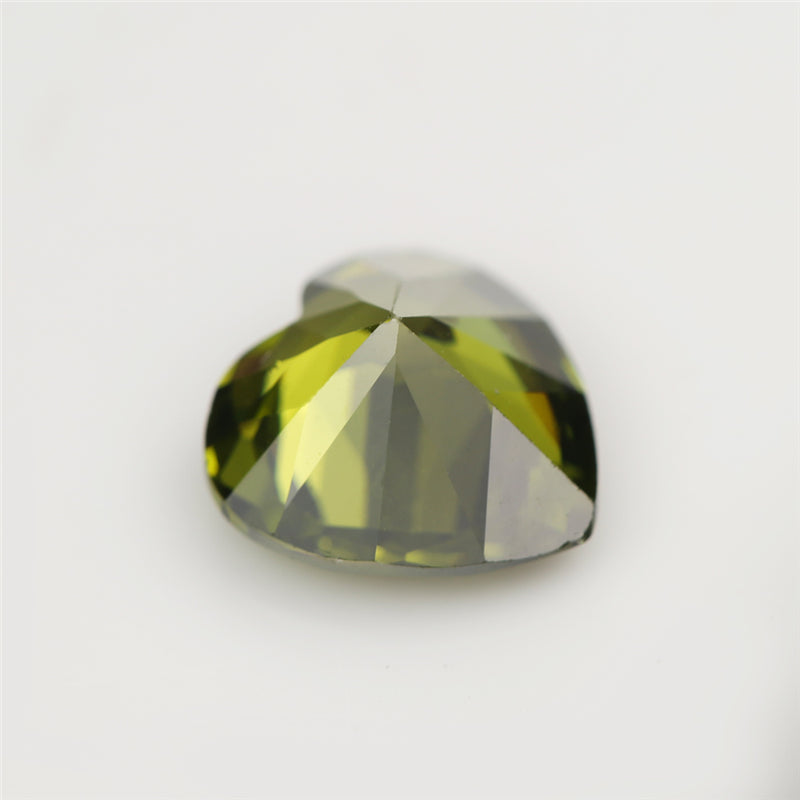 50pcs 3x3-10x10mm 5A Heart Cut Heart Cut Olive Green CZ Stone Loose Cubic Zirconia Synthetic Gemstone for Jewelry