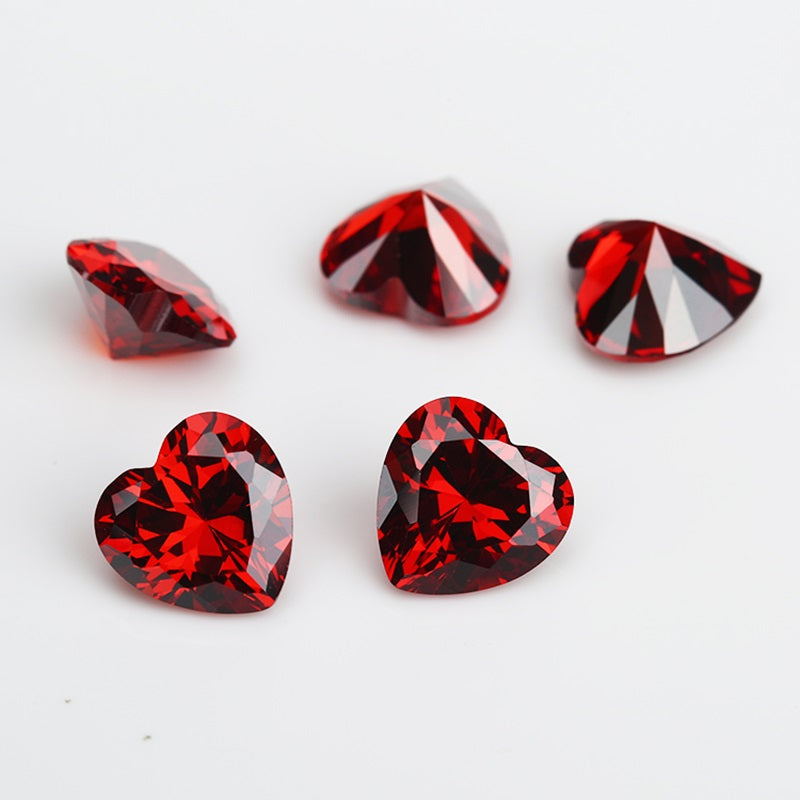 50pcs 3x3-10x10mm 5A Heart Cut Garnet Color CZ Stone Loose Cubic Zirconia Synthetic Gemstone for Jewelry