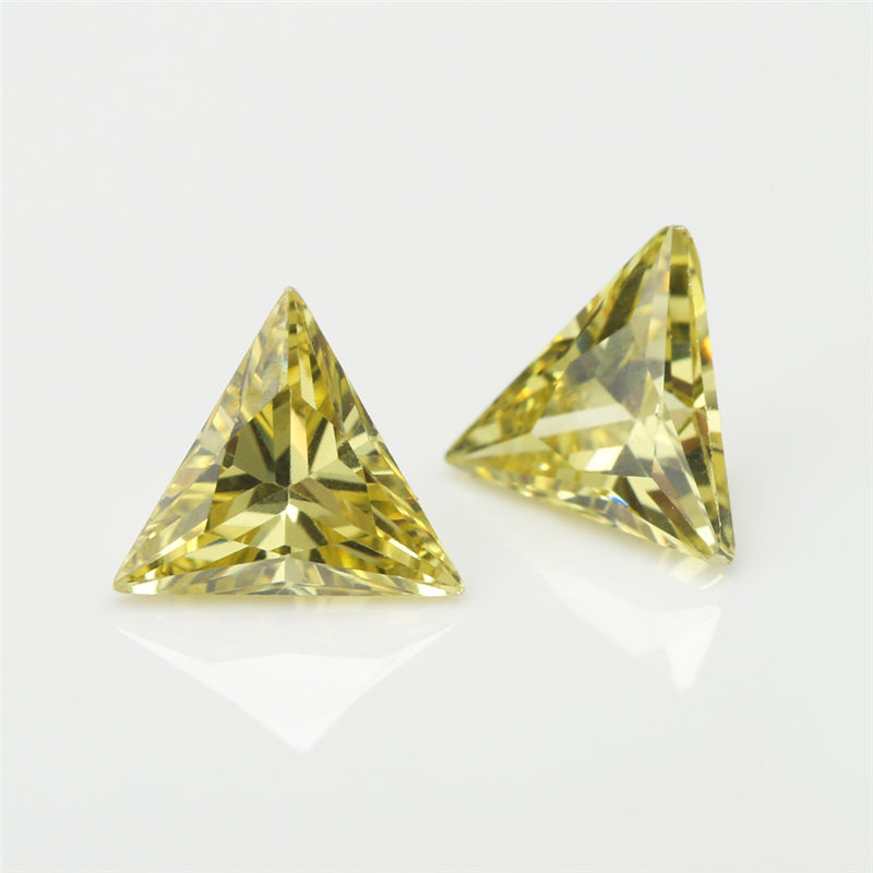 50pcs 3x3~10x10mm 5A Triangle Cut Cut Olive Yellow CZ Stone Loose Cubic Zirconia Synthetic Gemstone for Jewelry