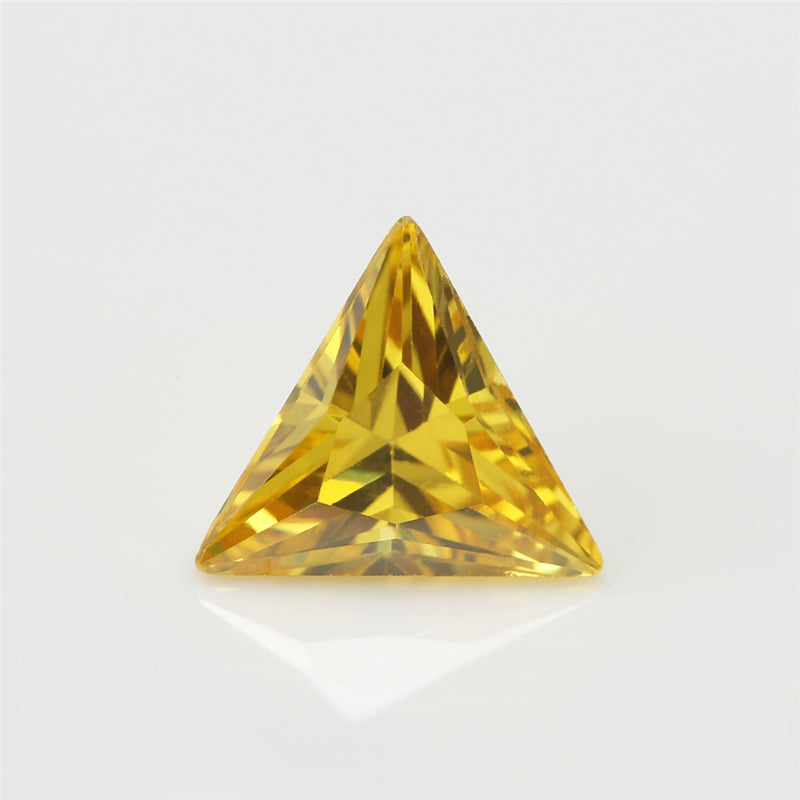 50pcs 3x3~10x10mm 5A Triangle Cut Cut Golden Yellow CZ Stone Loose Cubic Zirconia Synthetic Gemstone for Jewelry