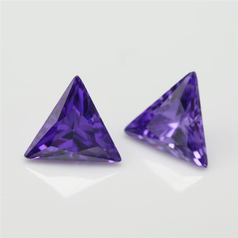 50pcs 3x3~10x10mm 5A Triangle Cut Cut Violet CZ Stone Loose Cubic Zirconia Synthetic Gemstone for Jewelry