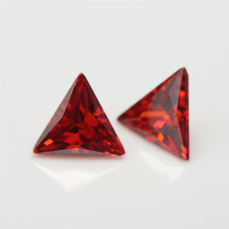 50pcs 3x3~10x10mm 5A Triangle Cut Cut Garnet Color CZ Stone Loose Cubic Zirconia Synthetic Gemstone for Jewelry