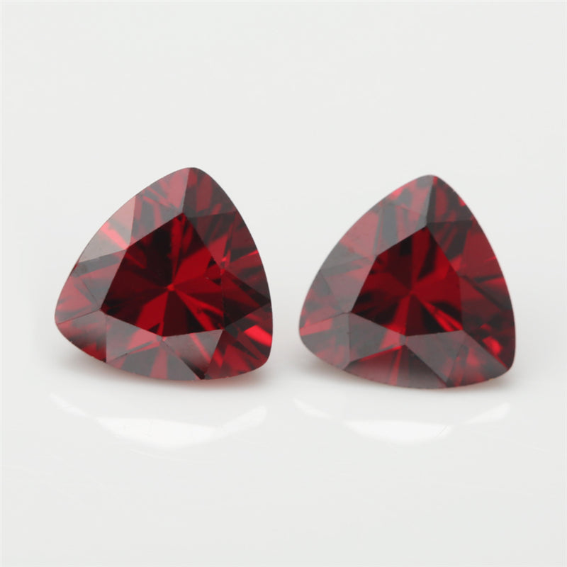 50pcs 3x3~10x10mm 5A Trillion Cut Cut Garnet Color CZ Stone Loose Cubic Zirconia Synthetic Gemstone for Jewelry